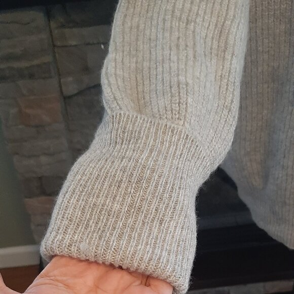 Grae Cove 100% Merino Wool Turtleneck Sweater - Picture 3 of 9